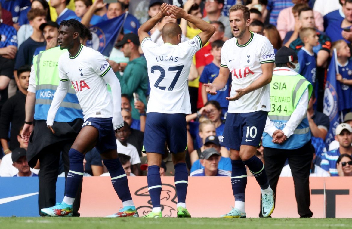 Spurs: Conte dealt Moura injury blow