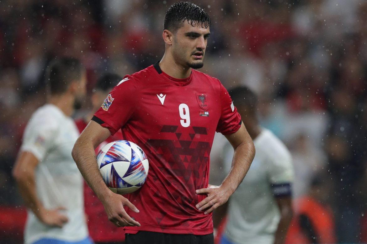 West Ham plot bid for Armando Broja